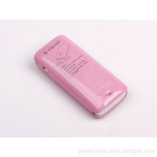 High-end, Easy for Travel, Fashionable Power Banks with High Capacity of 5,200mAh